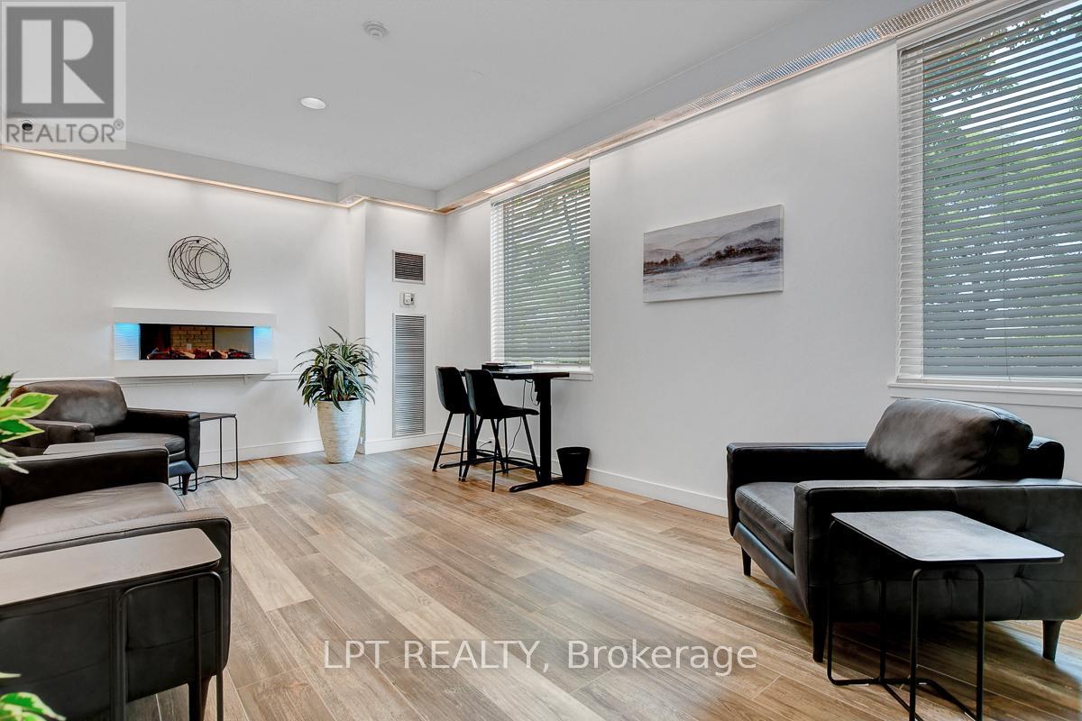 807 - 1100 Ambleside Drive, Ottawa, Ontario  K2B 8G6 - Photo 5 - X12440205