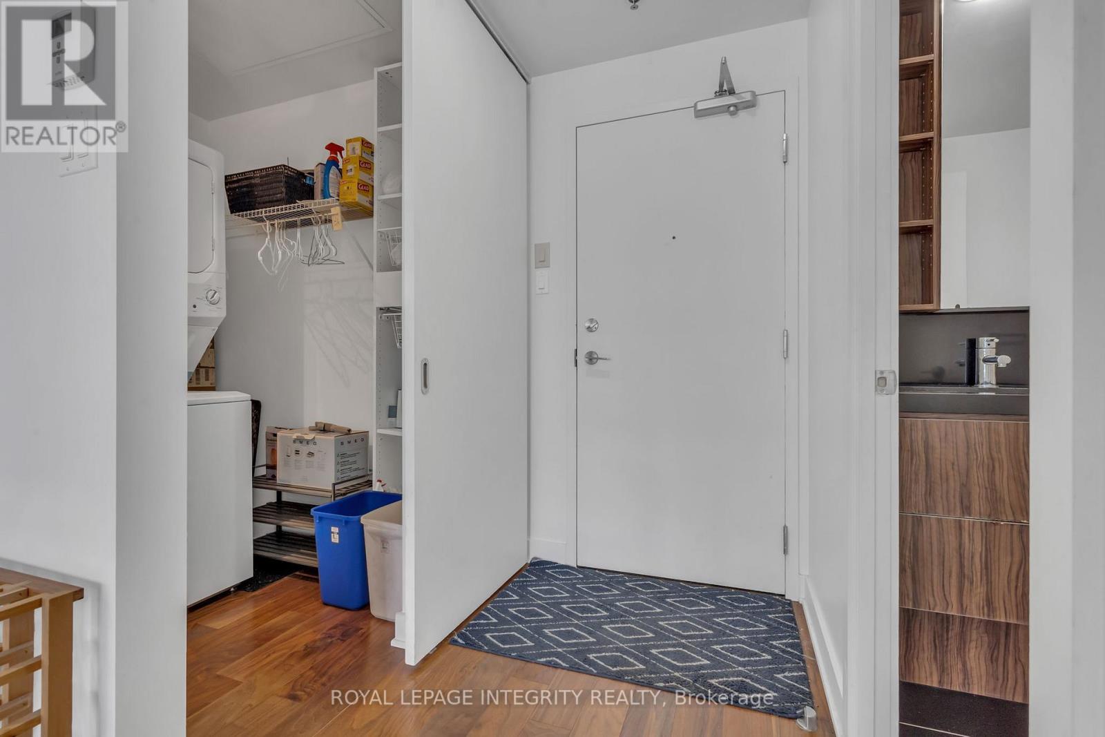 610 - 360 Mcleod Street, Ottawa, Ontario  K2P 1A9 - Photo 4 - X12440220