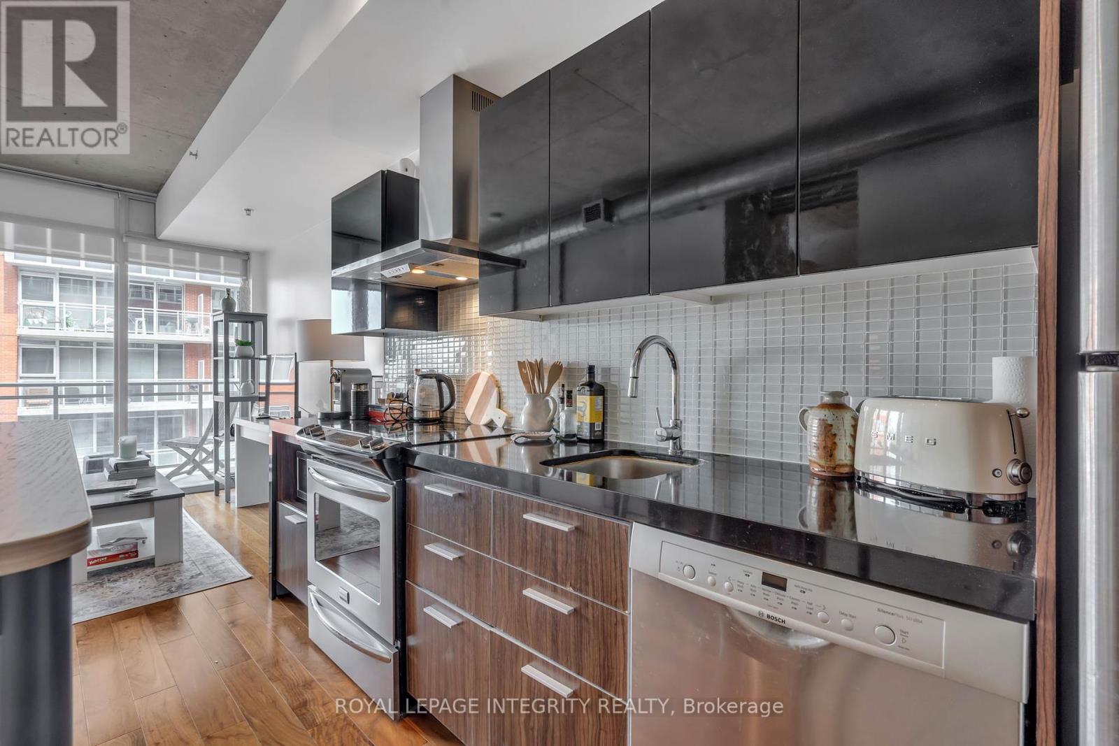 610 - 360 Mcleod Street, Ottawa, Ontario  K2P 1A9 - Photo 6 - X12440220