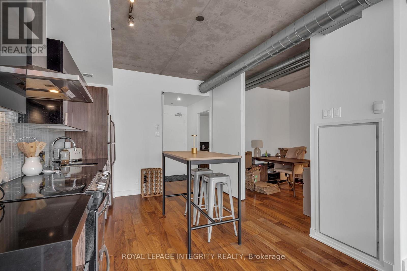 610 - 360 Mcleod Street, Ottawa, Ontario  K2P 1A9 - Photo 7 - X12440220