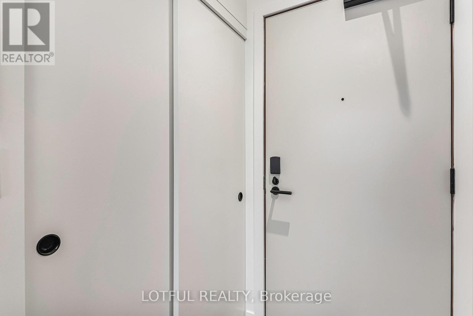 1409 - 560 Rideau Street, Ottawa, Ontario  K1N 0G3 - Photo 3 - X12440225