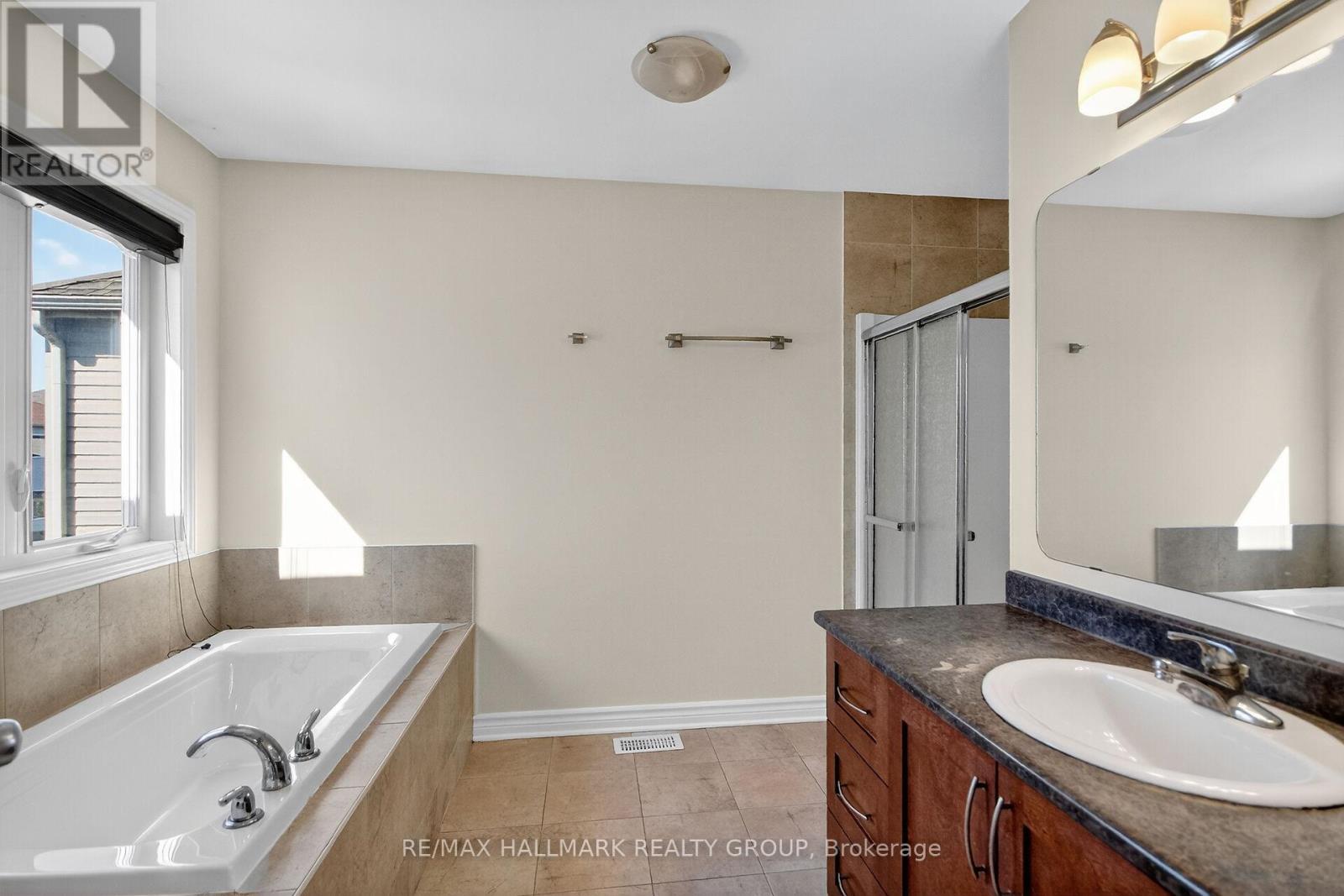 272 Broxburn Crescent, Ottawa, Ontario  K2J 0N8 - Photo 19 - X12440242