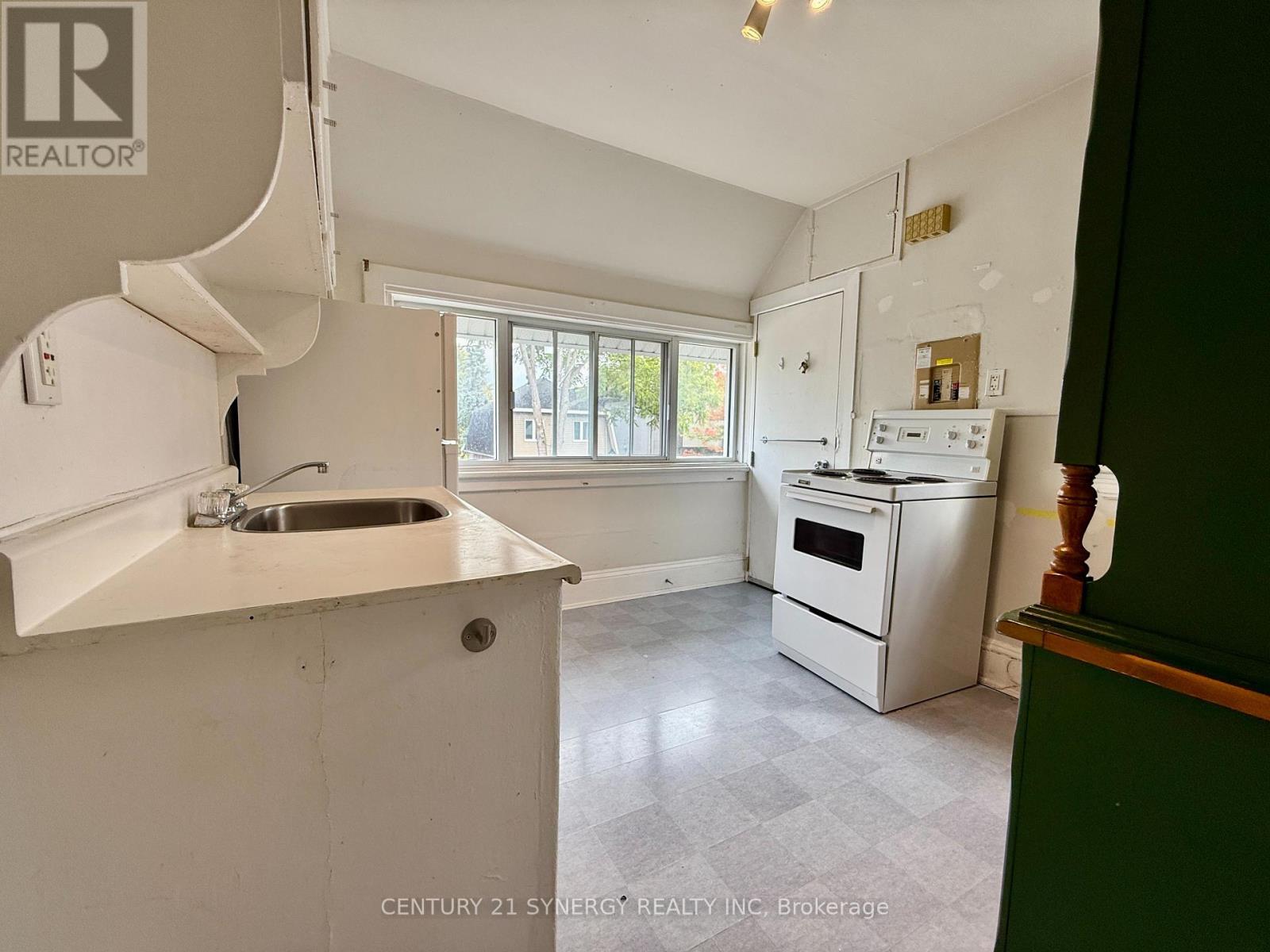 2 - 4 Gould Street, Ottawa, Ontario  K1Y 2P2 - Photo 5 - X12440263