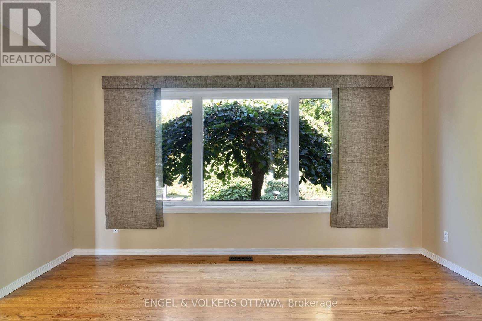 5233 Mclean Crescent, Ottawa, Ontario  K4M 1G1 - Photo 21 - X12440279