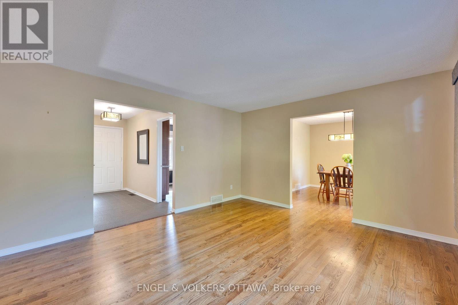 5233 Mclean Crescent, Ottawa, Ontario  K4M 1G1 - Photo 22 - X12440279