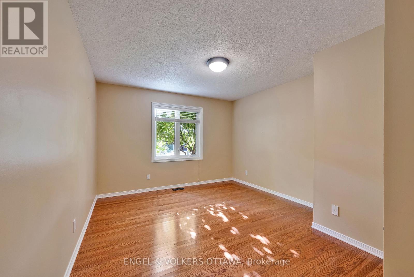 5233 Mclean Crescent, Ottawa, Ontario  K4M 1G1 - Photo 25 - X12440279