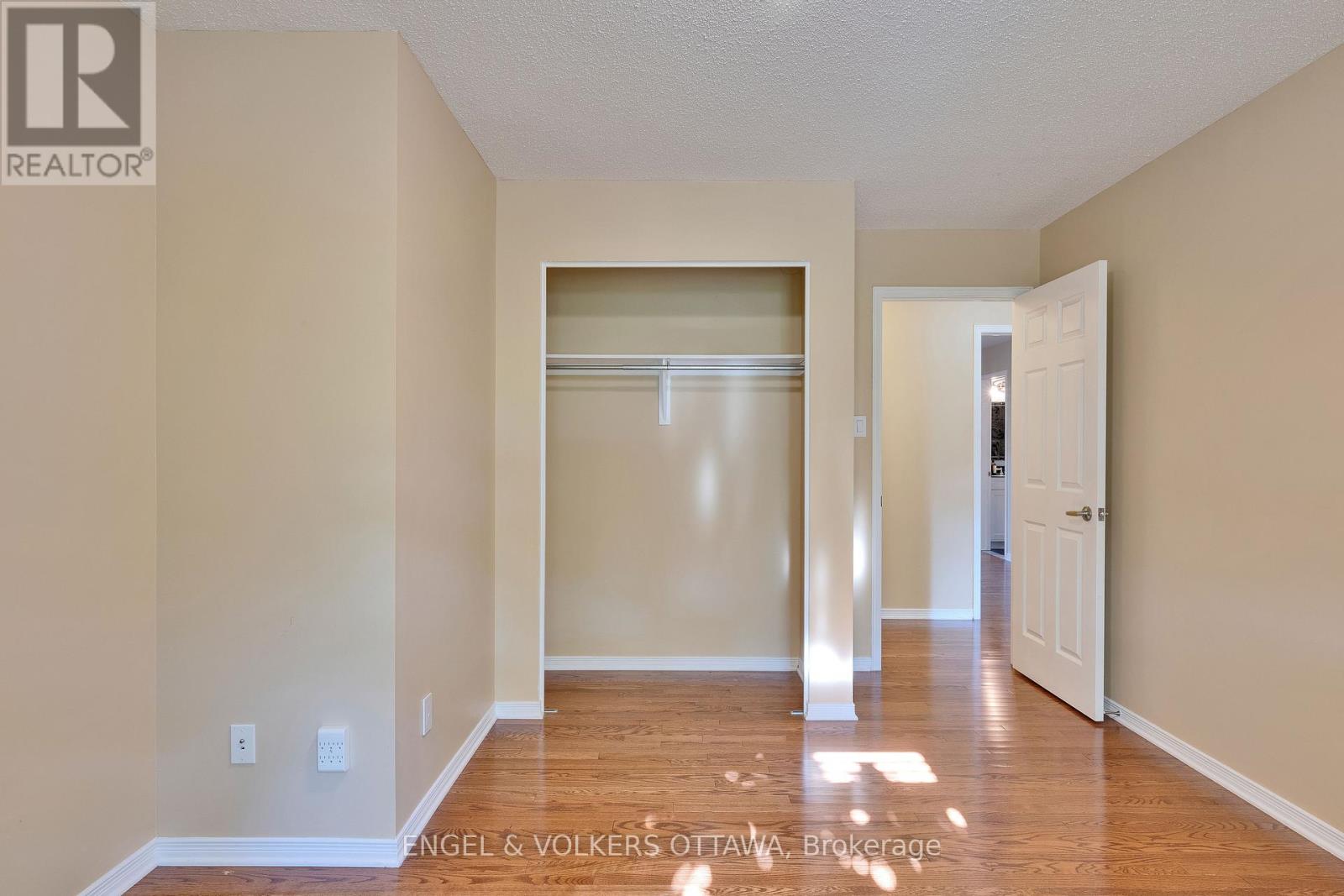 5233 Mclean Crescent, Ottawa, Ontario  K4M 1G1 - Photo 27 - X12440279