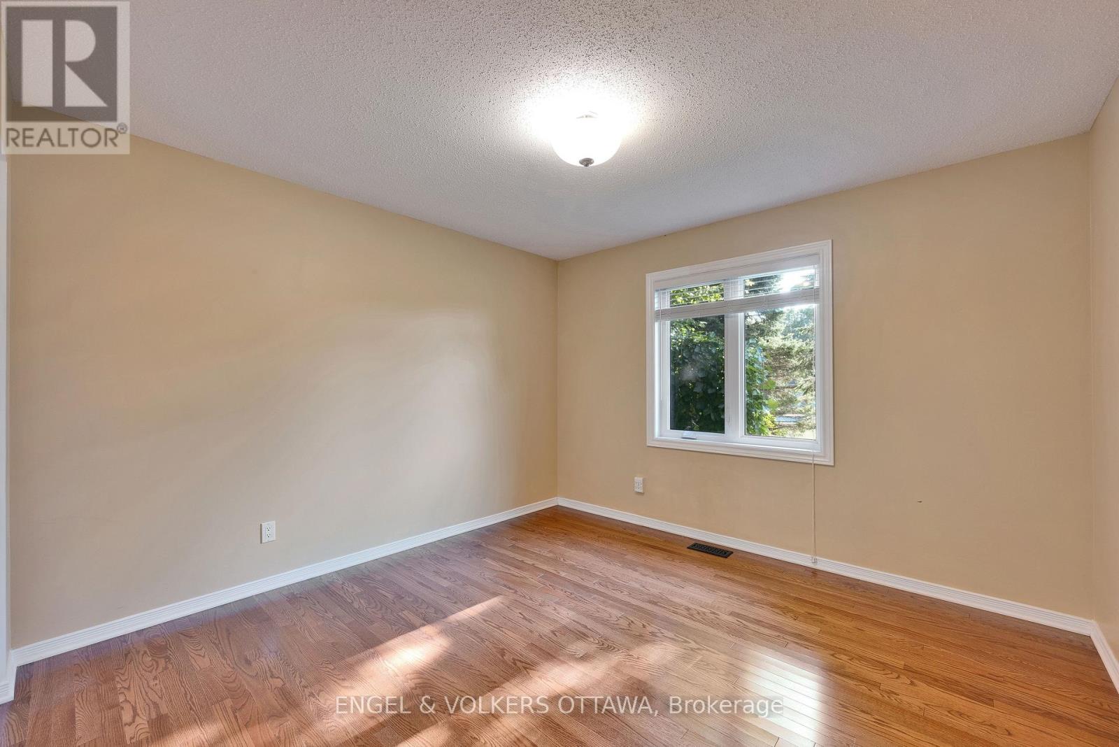 5233 Mclean Crescent, Ottawa, Ontario  K4M 1G1 - Photo 28 - X12440279