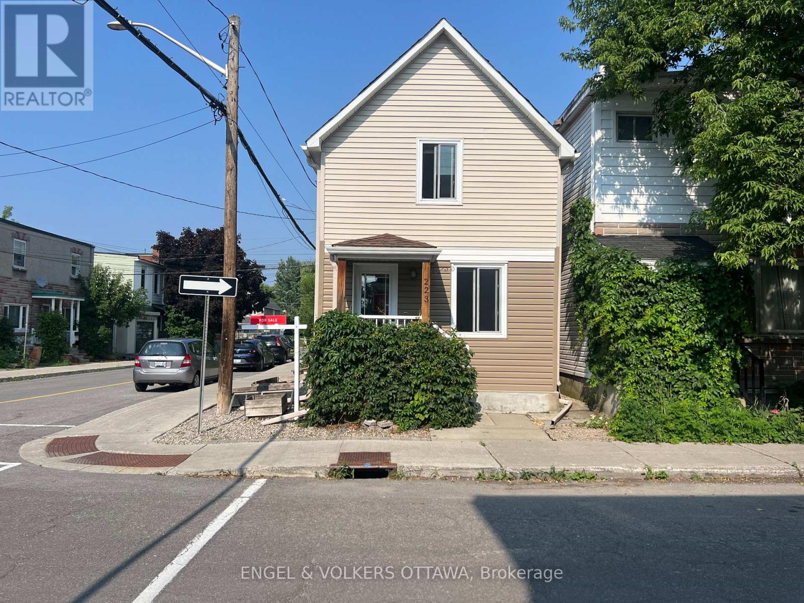 223 CARRUTHERS AVENUE, Ottawa, Ontario