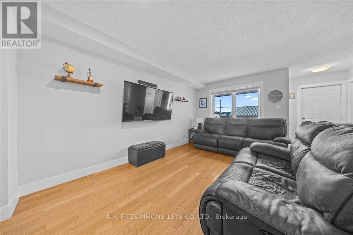 3791 Carp Road, Ottawa, Ontario  K0A 1L0 - Photo 6 - X12440306