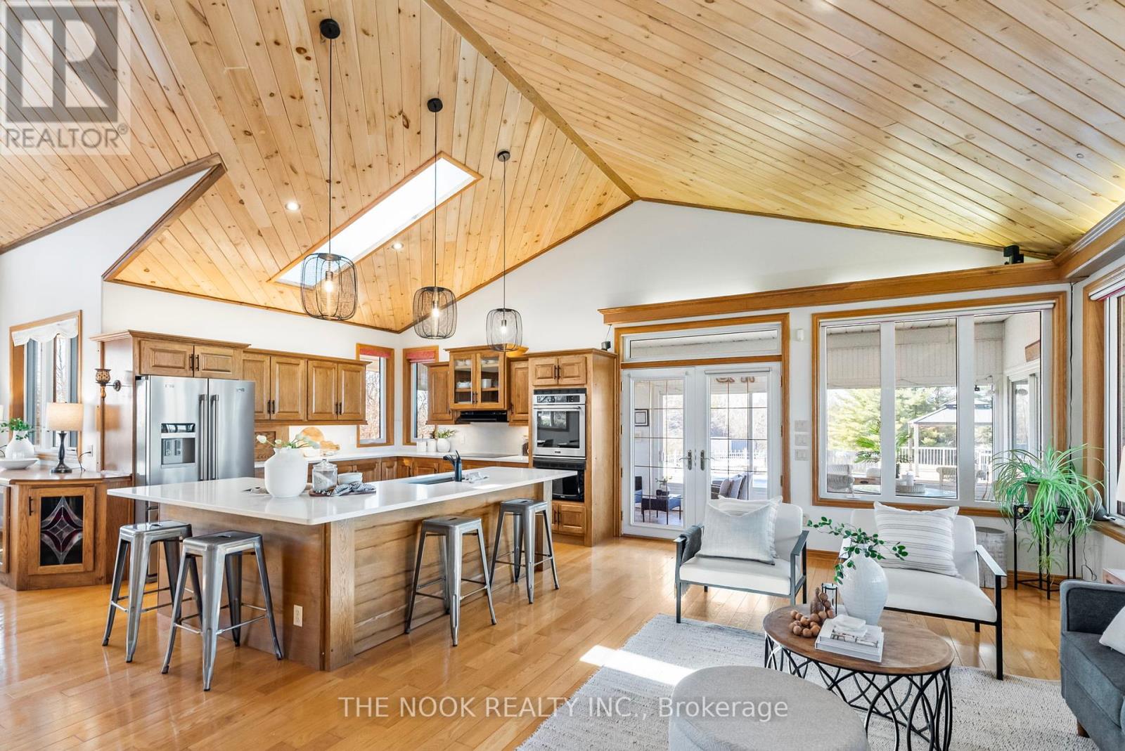 593 Pigeon Creek Road, Kawartha Lakes, Ontario  L0B 1K0 - Photo 13 - X12432723