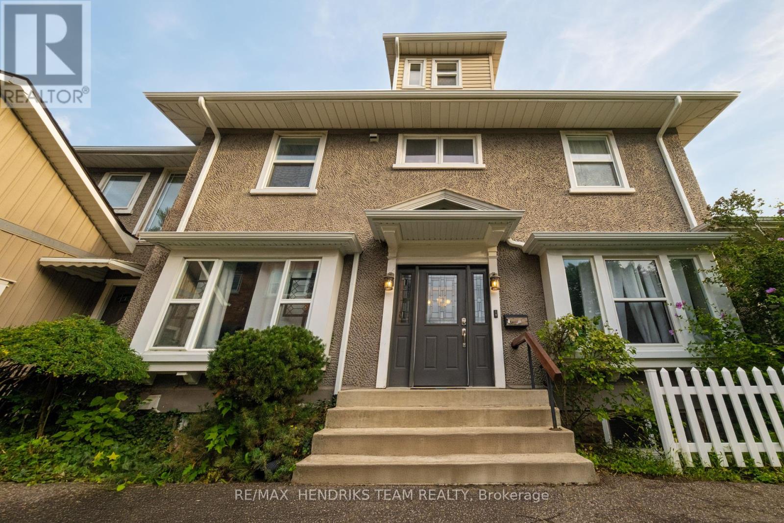 153 Geneva Street, St. Catharines (Downtown), Ontario  L2R 4N7 - Photo 1 - X12440167