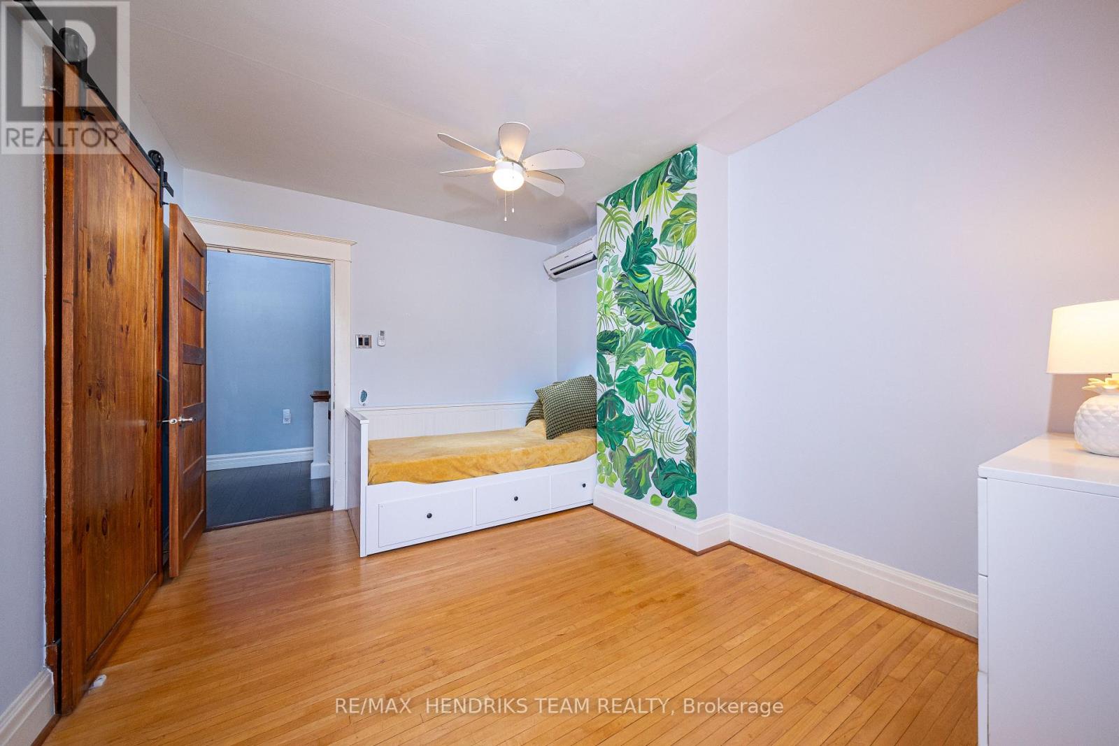 153 Geneva Street, St. Catharines (Downtown), Ontario  L2R 4N7 - Photo 25 - X12440167