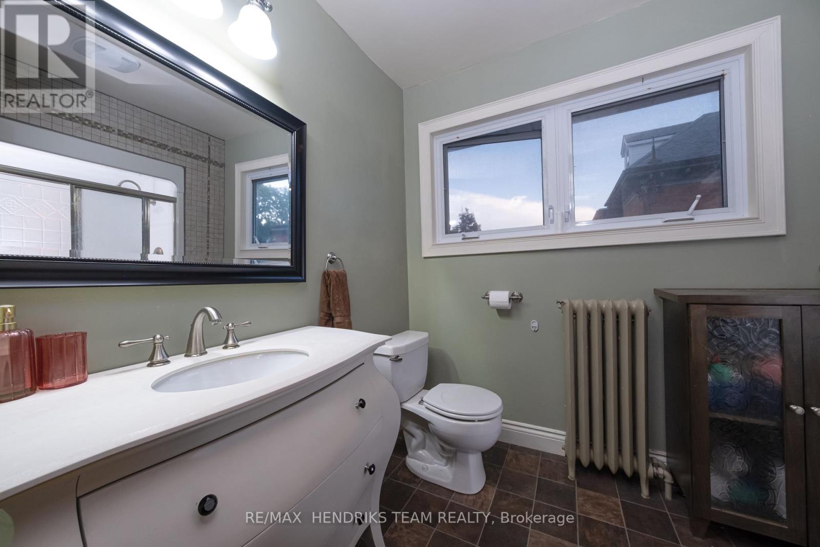 153 Geneva Street, St. Catharines (Downtown), Ontario  L2R 4N7 - Photo 27 - X12440167
