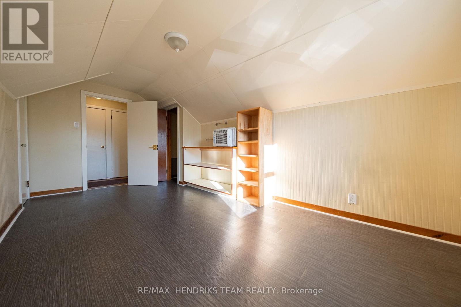 153 Geneva Street, St. Catharines (Downtown), Ontario  L2R 4N7 - Photo 30 - X12440167