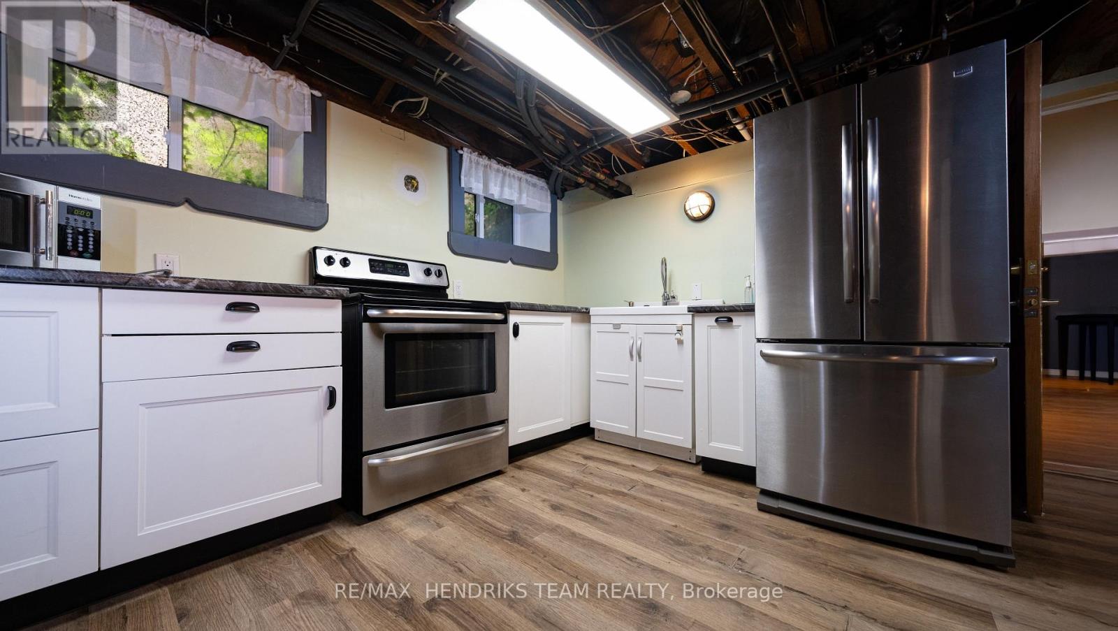 153 Geneva Street, St. Catharines (Downtown), Ontario  L2R 4N7 - Photo 31 - X12440167