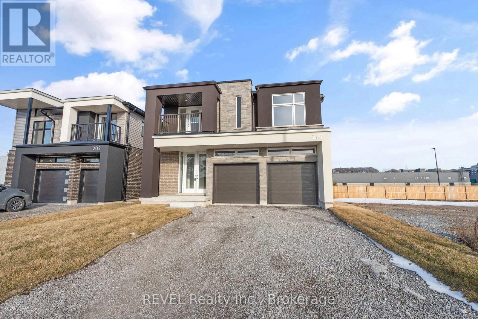 210 Wellandvale Drive, Welland (N. Welland), Ontario  L3C 7C7 - Photo 3 - X12440227