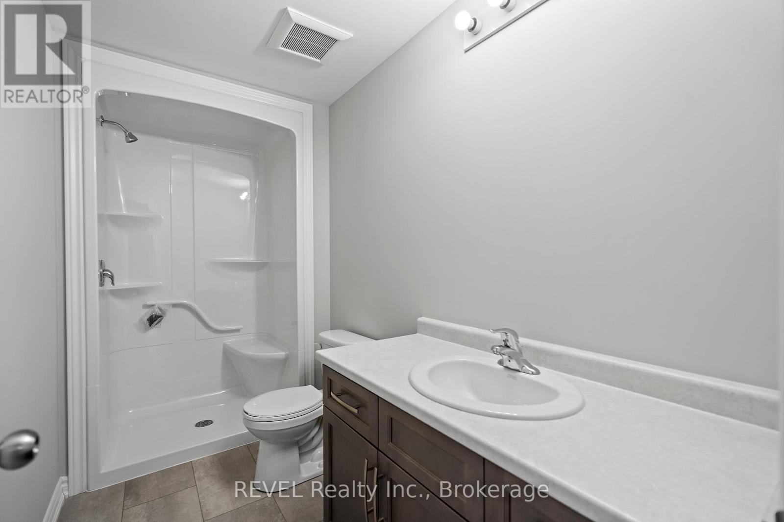 210 Wellandvale Drive, Welland (N. Welland), Ontario  L3C 7C7 - Photo 31 - X12440227