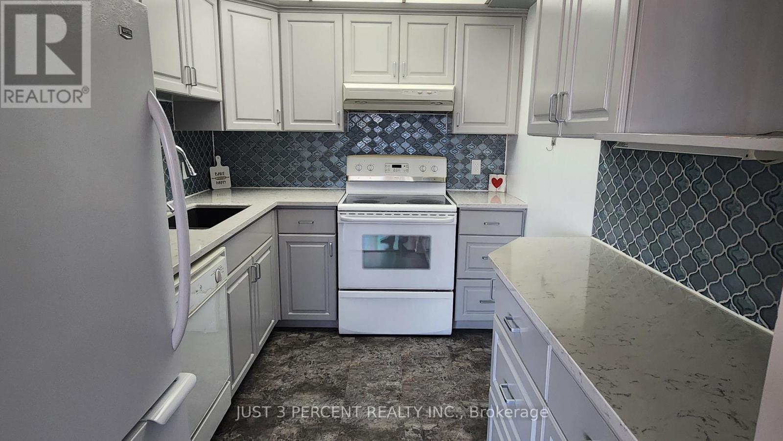 505 - 55 William Street E, Oshawa, Ontario  L1G 7C9 - Photo 3 - E12440133