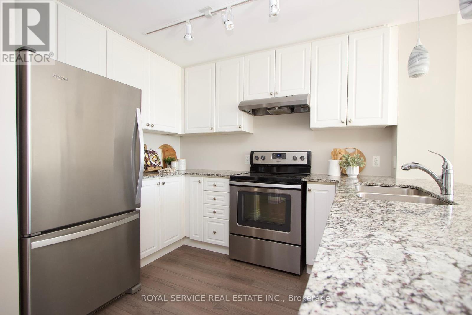 308 - 21 Brookhouse Drive, Clarington, Ontario  L1B 0V4 - Photo 7 - E12440293