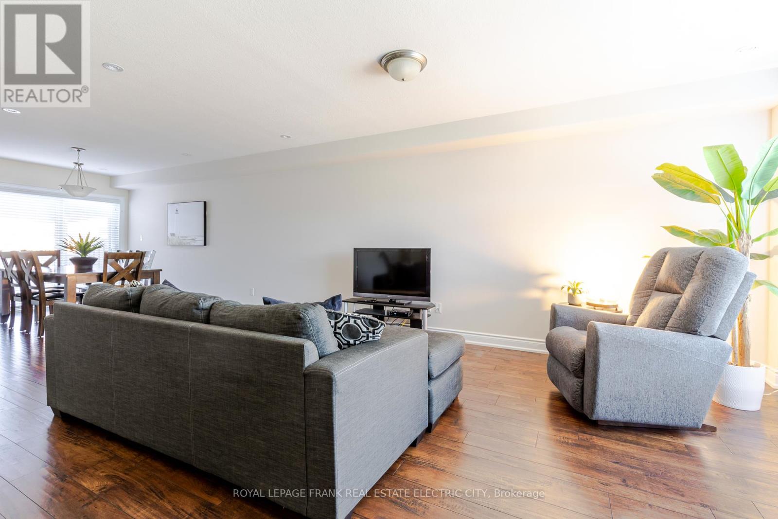 849 Broadway Boulevard, Peterborough, Ontario  K9H 0J1 - Photo 6 - X12440159