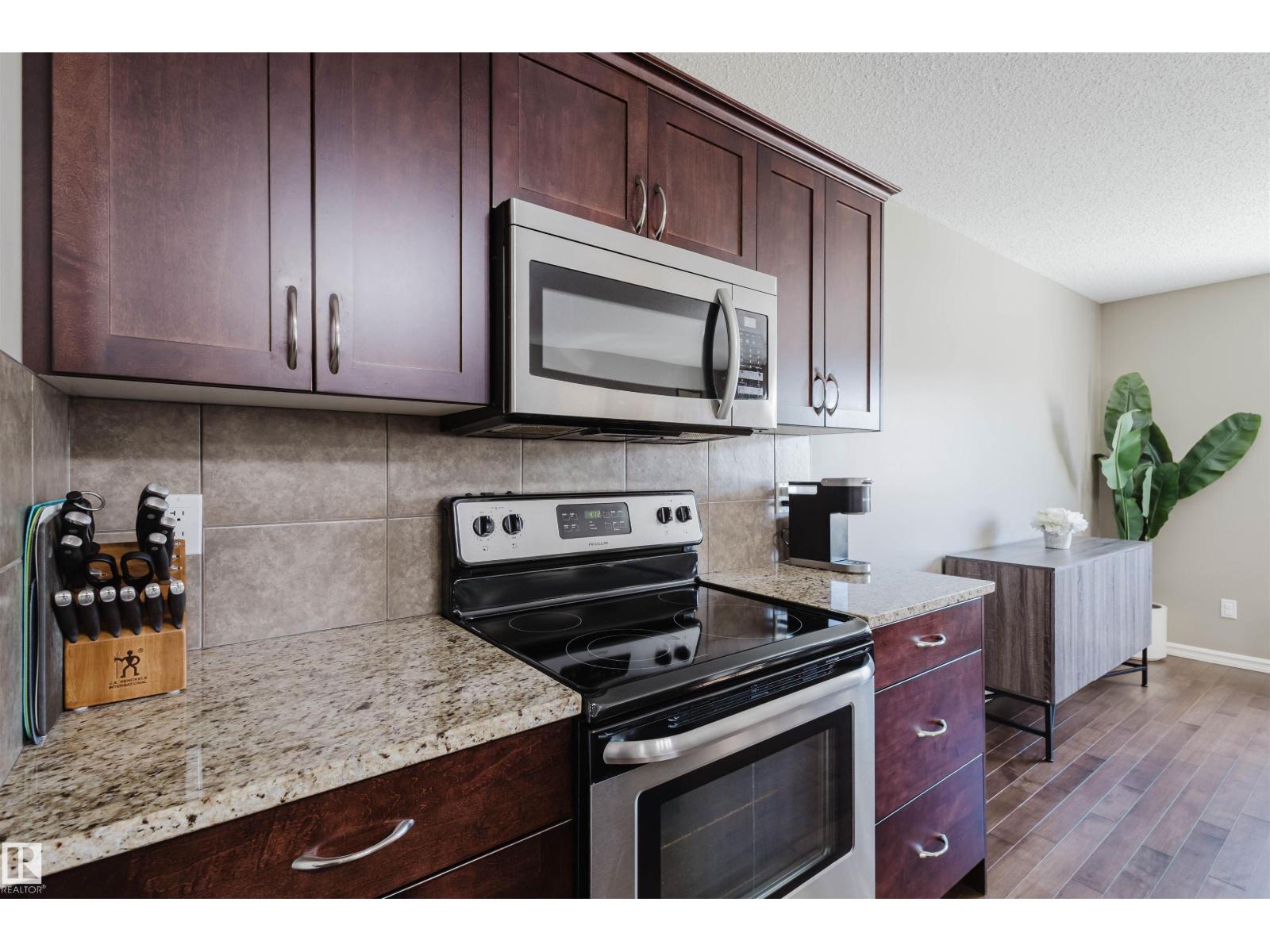 9428 212 St Nw, Edmonton, Alberta  T5T 4R3 - Photo 11 - E4460404
