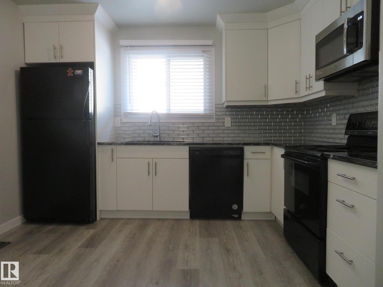 120 Kaskitayo Ct Nw, Edmonton, Alberta  T6J 3T3 - Photo 3 - E4460405