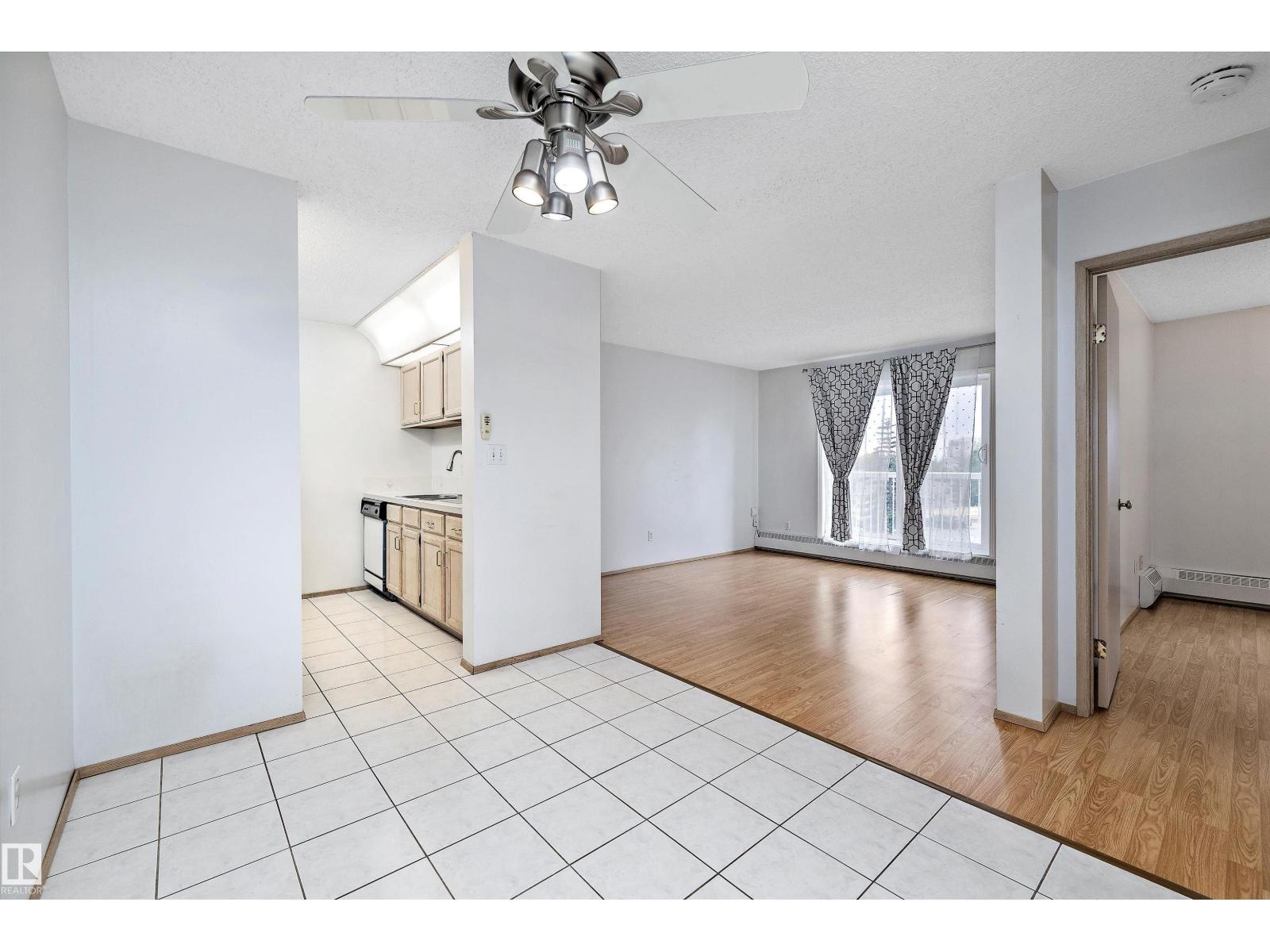 #318 5005 31 Av Nw, Edmonton, Alberta  T6L 6S6 - Photo 5 - E4460407