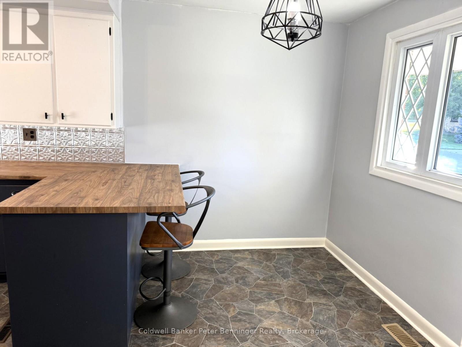 2 Elgin Street, Brockton, Ontario  N0G 2V0 - Photo 11 - X12438159