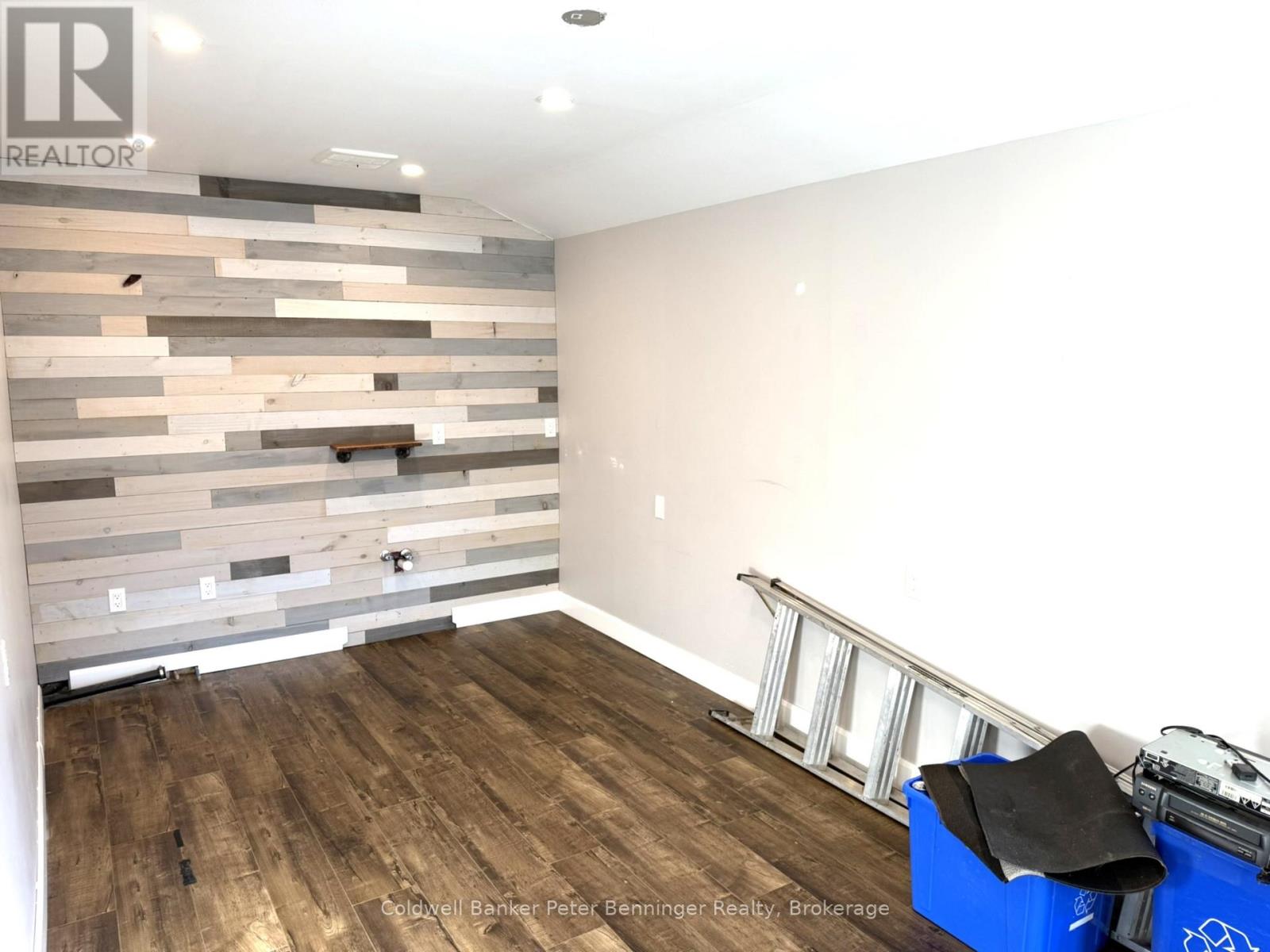 2 Elgin Street, Brockton, Ontario  N0G 2V0 - Photo 20 - X12438159