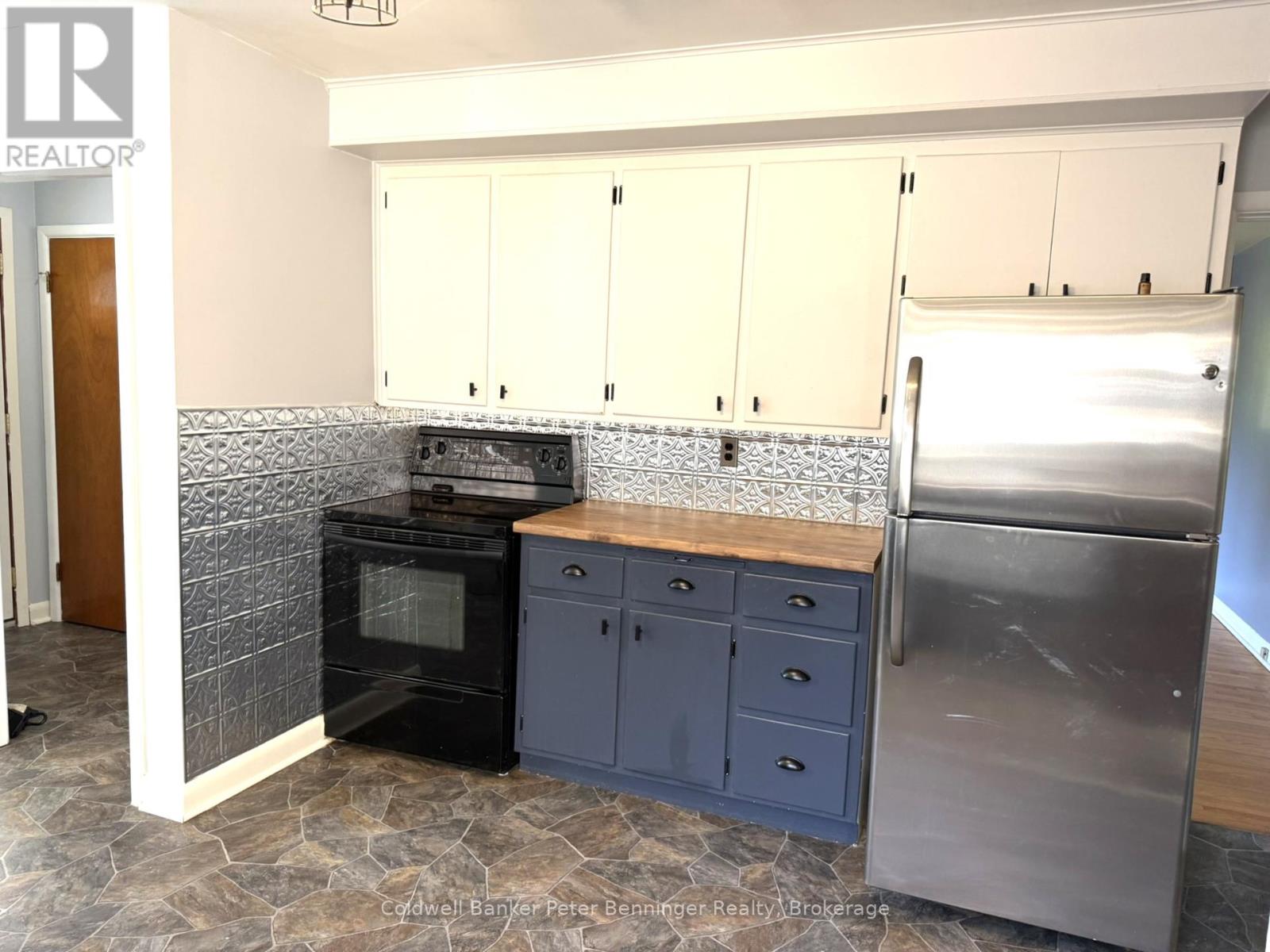 2 Elgin Street, Brockton, Ontario  N0G 2V0 - Photo 7 - X12438159