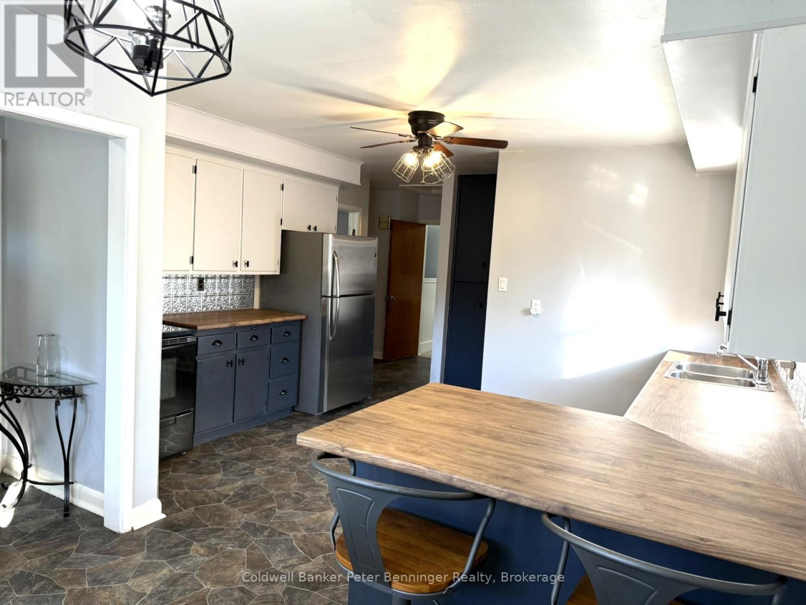 2 Elgin Street, Brockton, Ontario  N0G 2V0 - Photo 8 - X12438159