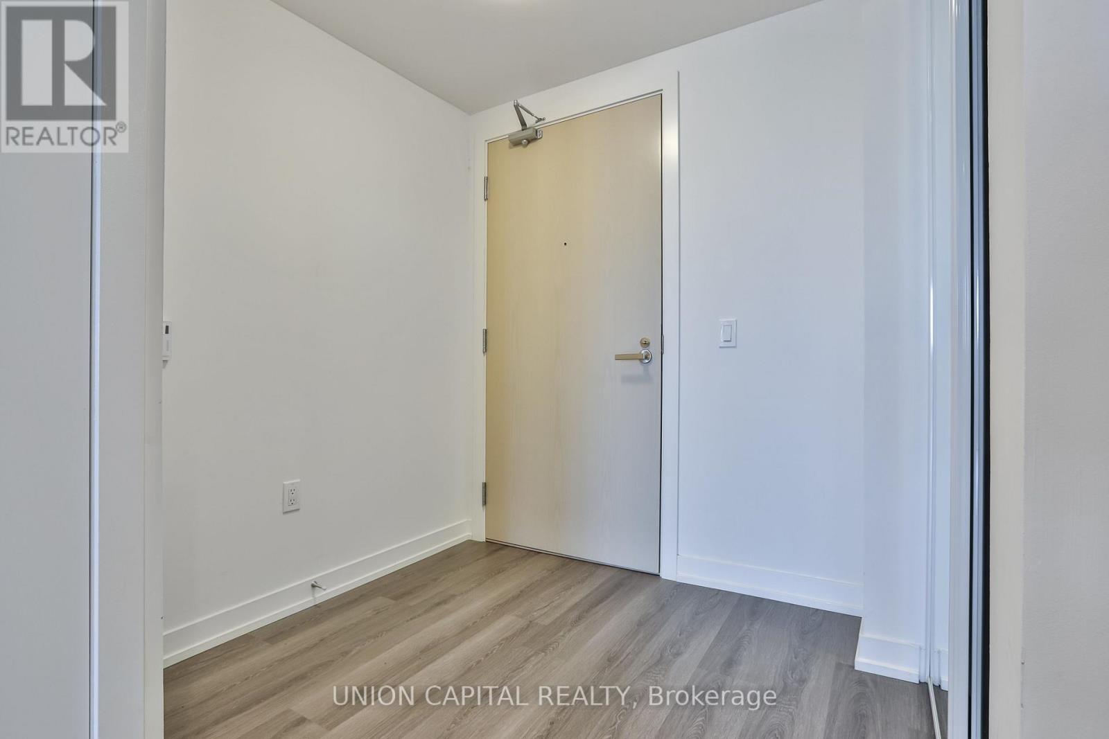 4602 - 138 Downes Street, Toronto, Ontario  M5E 0E4 - Photo 2 - C12440070