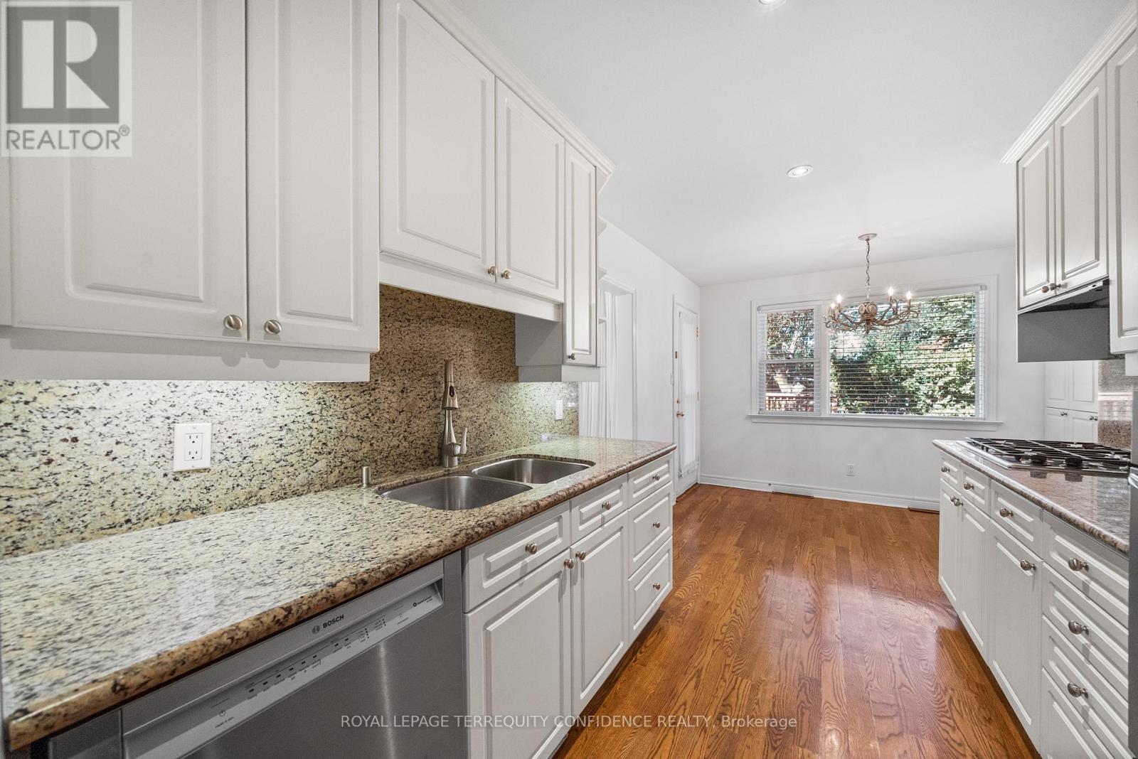 51 Ravenscroft Circle, Toronto, Ontario  M2K 1X1 - Photo 7 - C12440078