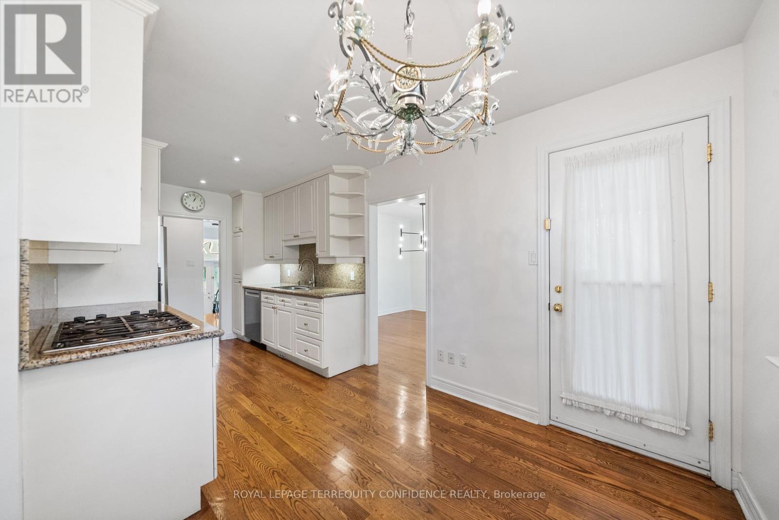 51 Ravenscroft Circle, Toronto, Ontario  M2K 1X1 - Photo 9 - C12440078