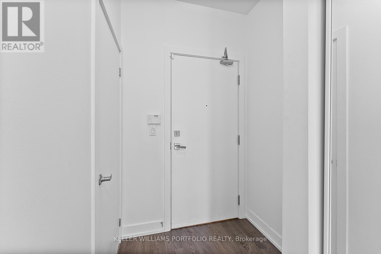 1104 - 75 The Donway W, Toronto, Ontario  M3C 2E9 - Photo 3 - C12440095