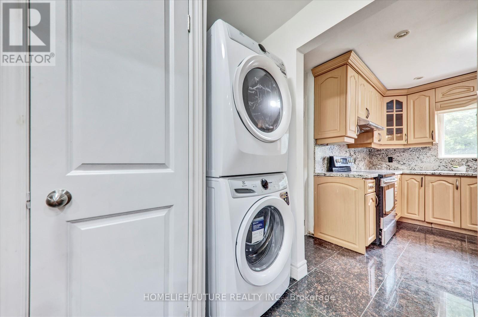 97 Dunsfold Drive, Toronto, Ontario  M1B 1T5 - Photo 7 - E12440033