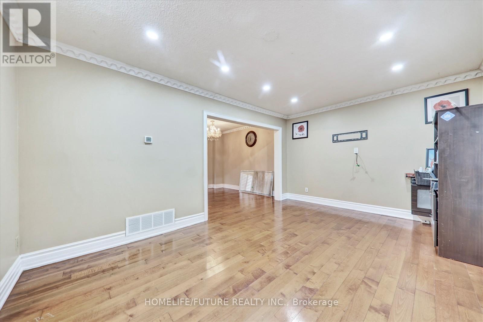 97 Dunsfold Drive, Toronto, Ontario  M1B 1T5 - Photo 9 - E12440033