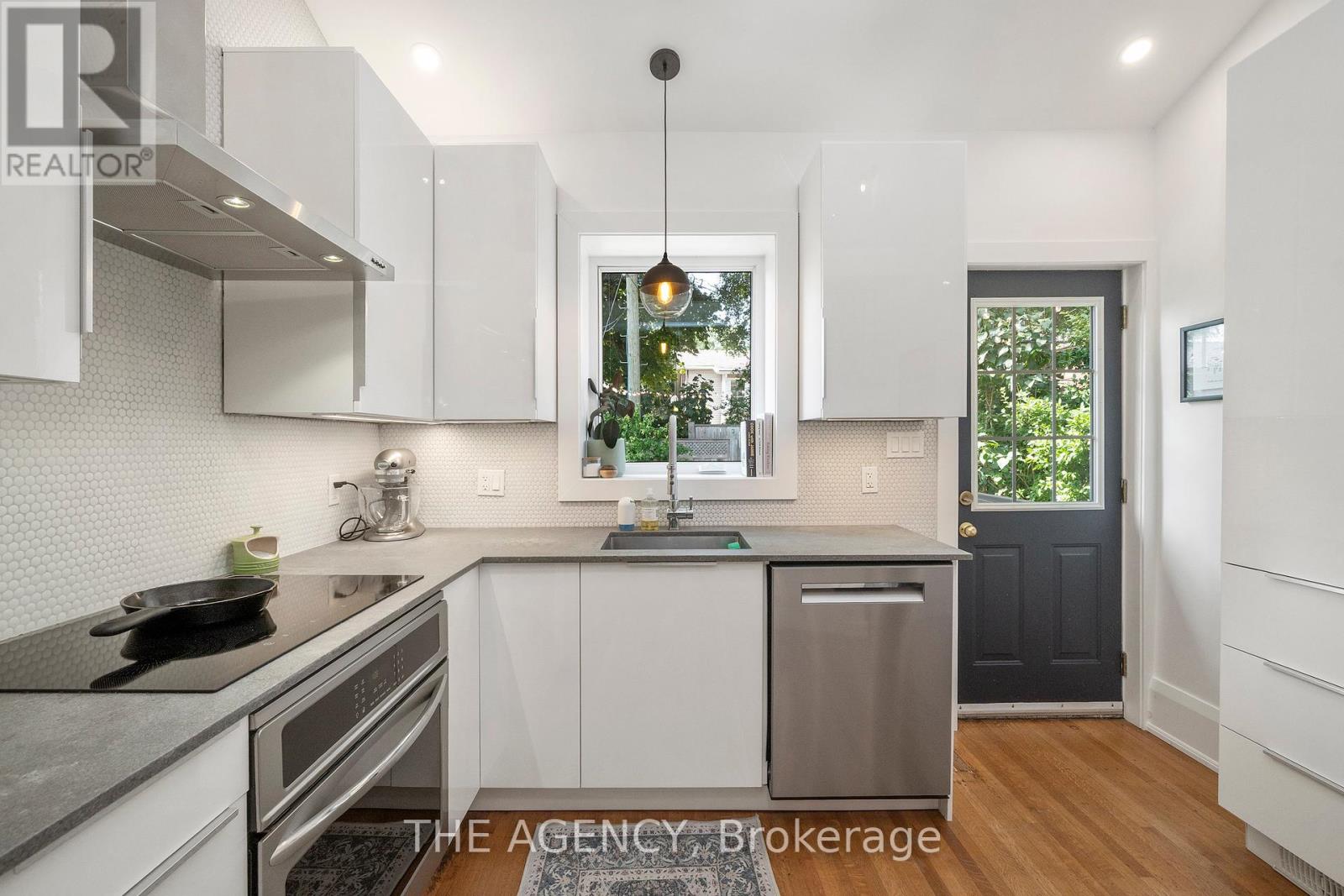 172 Brookside Drive, Toronto, Ontario  M4E 2M4 - Photo 17 - E12440042