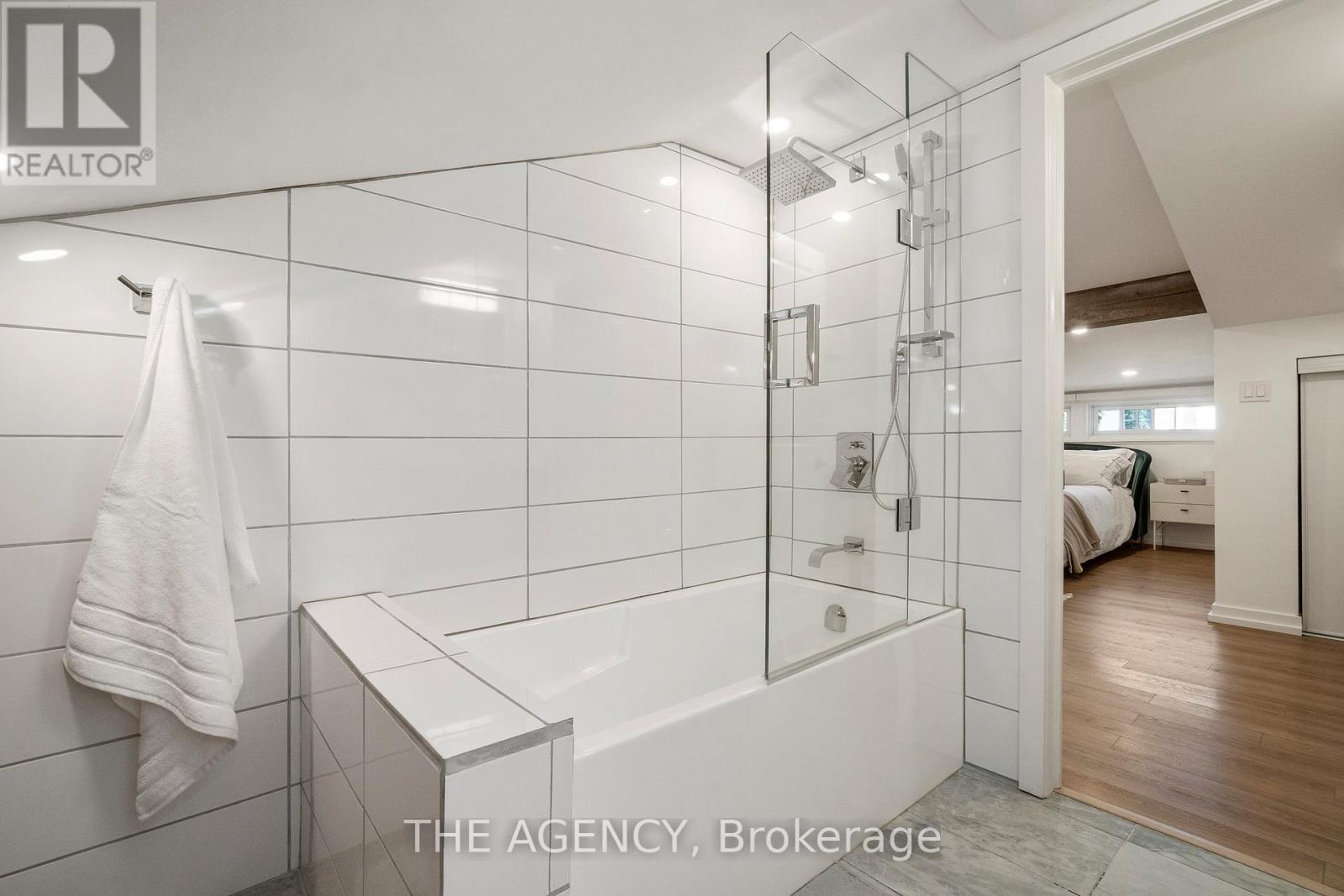 172 Brookside Drive, Toronto, Ontario  M4E 2M4 - Photo 22 - E12440042