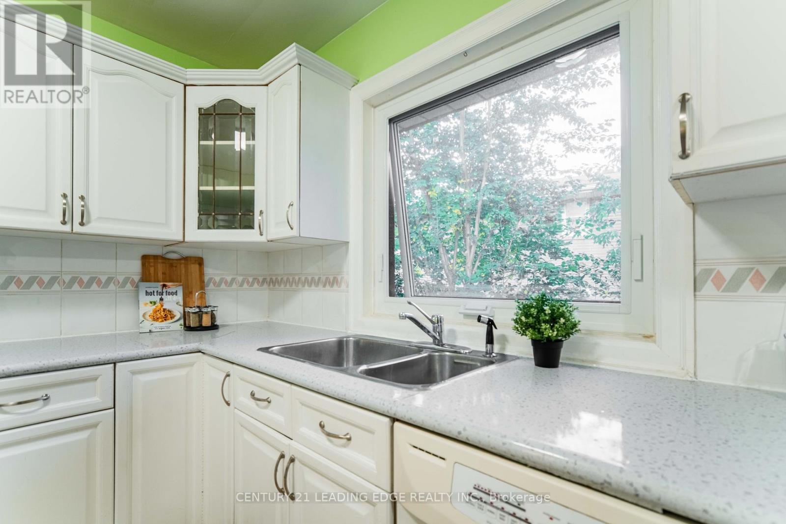 50 Meldazy Drive, Toronto, Ontario  M1P 4G1 - Photo 17 - E12440065