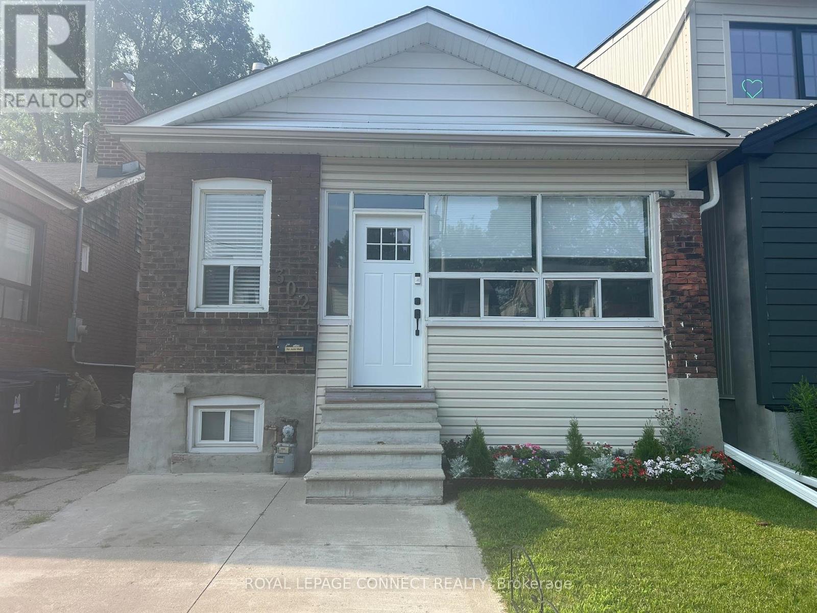 Bsmt - 302 Springdale Boulevard, Toronto, Ontario  M4C 2A2 - Photo 1 - E12440071