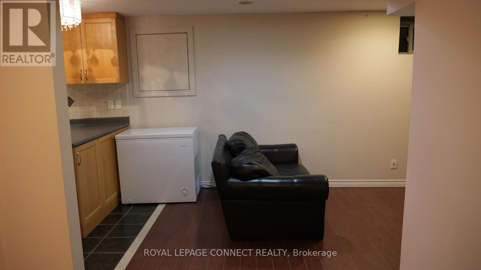 Bsmt - 302 Springdale Boulevard, Toronto, Ontario  M4C 2A2 - Photo 11 - E12440071