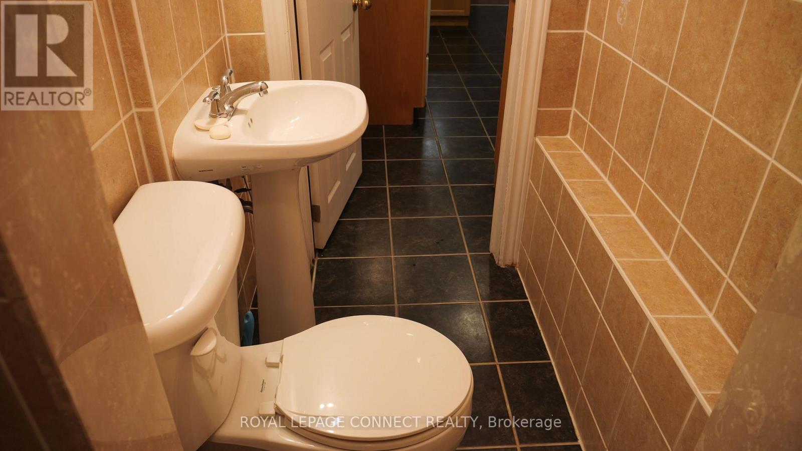 Bsmt - 302 Springdale Boulevard, Toronto, Ontario  M4C 2A2 - Photo 16 - E12440071