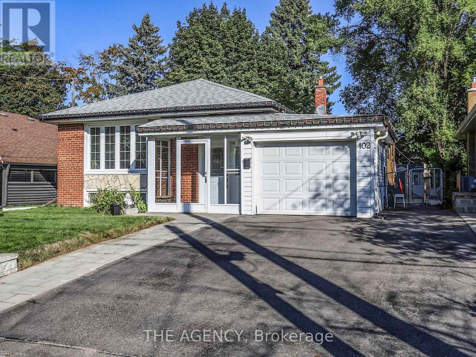 102 Meldazy Drive, Toronto, Ontario  M1P 4G3 - Photo 2 - E12440114