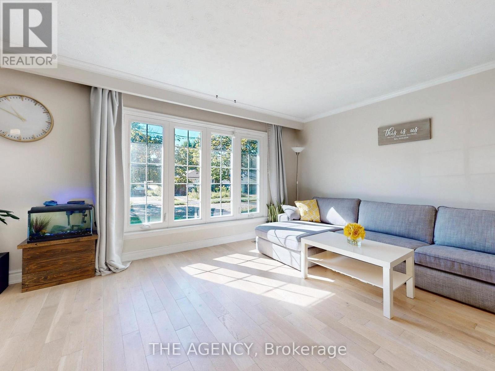102 Meldazy Drive, Toronto, Ontario  M1P 4G3 - Photo 5 - E12440114