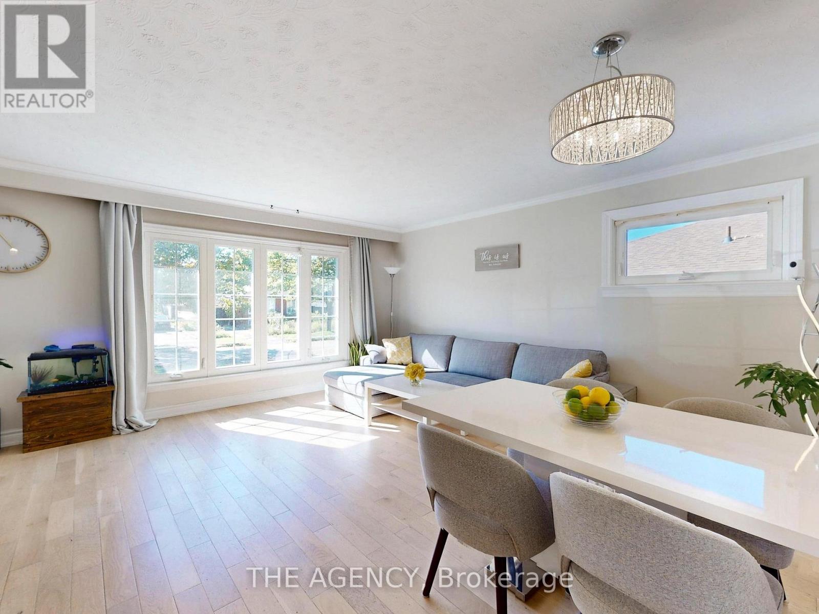 102 Meldazy Drive, Toronto, Ontario  M1P 4G3 - Photo 9 - E12440114