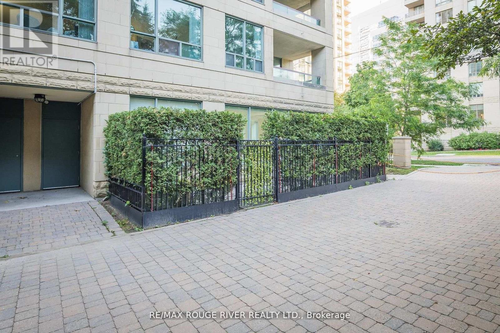 109 - 238 Doris Avenue, Toronto (Willowdale East), Ontario  M2N 6W1 - Photo 3 - C12409786