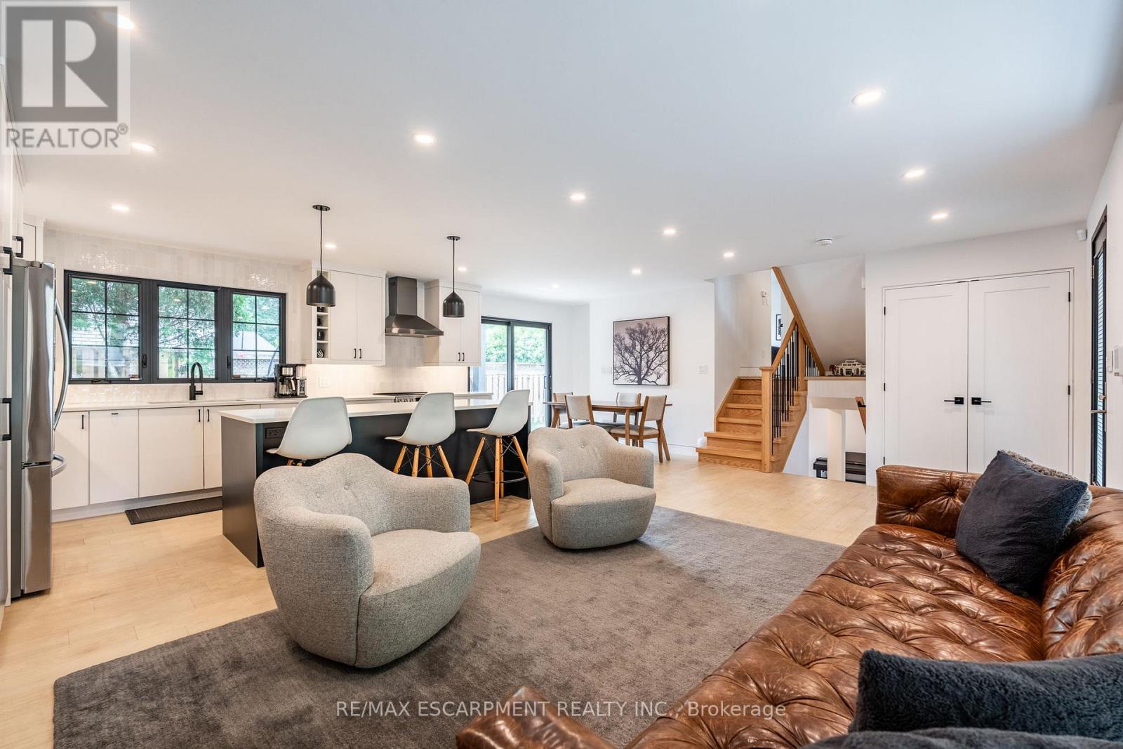 5135 Mulberry Drive, Burlington, Ontario  L7L 3P5 - Photo 6 - W12380947