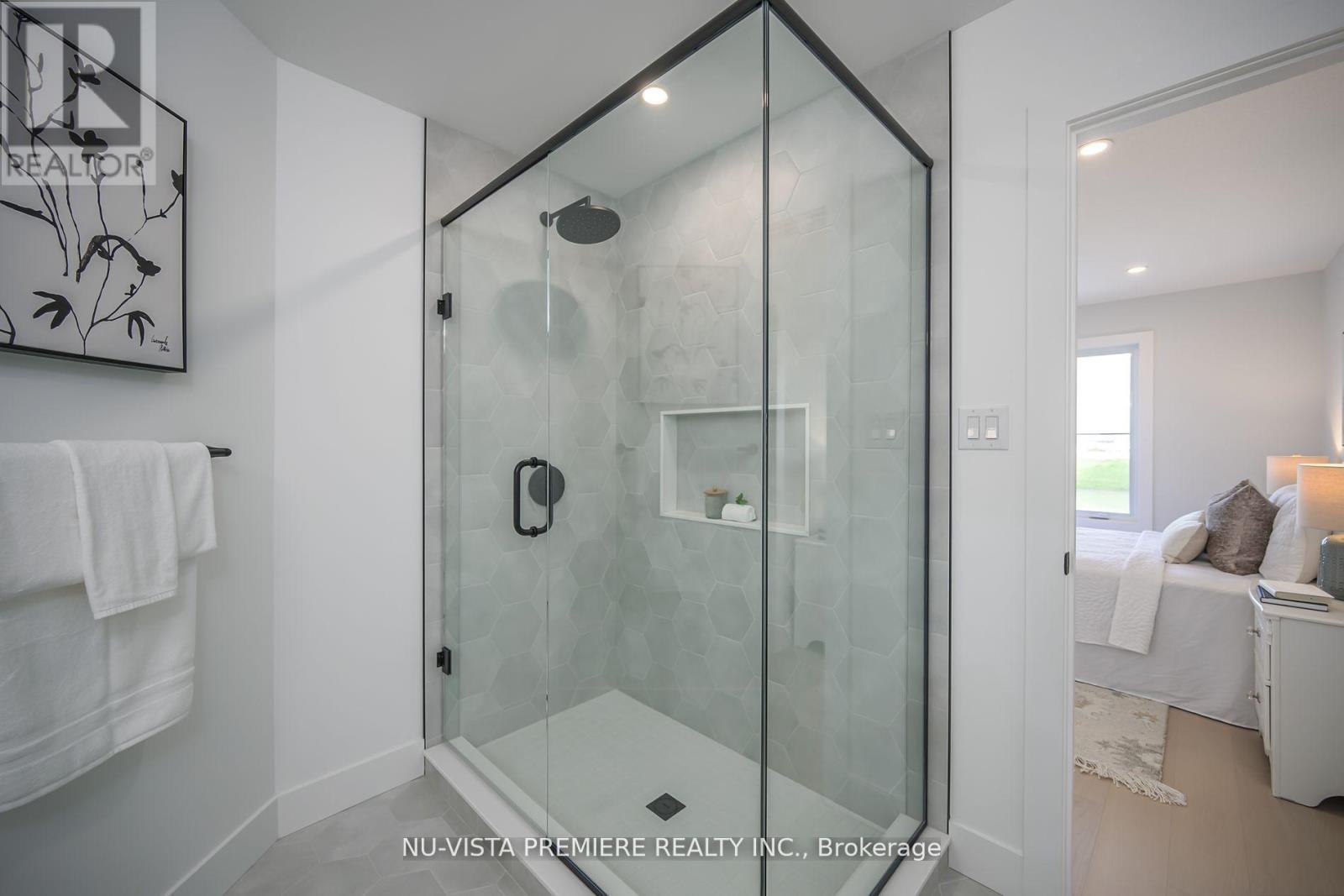 1181 Honeywood Drive, London South, Ontario  N6M 1C1 - Photo 29 - X12395244
